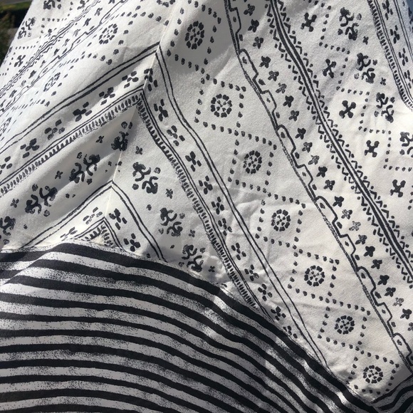 NWT Sun & Shadow Strappy Tank - Picture 5 of 7